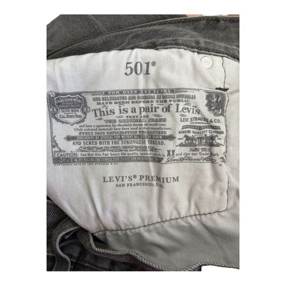 Levi's 501 Jeans Black Button Fly Frayed Hem Ankle High Rise Size 31x26 Waist 31 - Picture 5 of 9